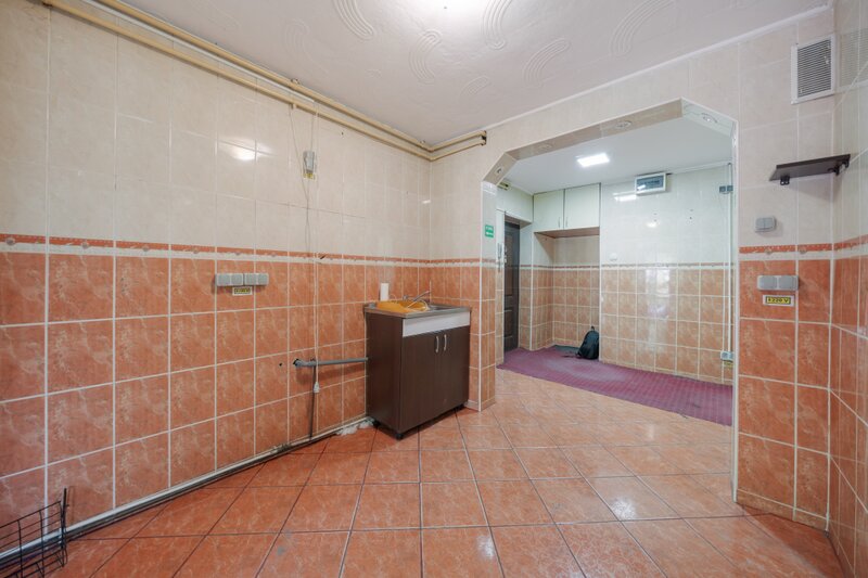 Laptari Tei, spatiu comercial/rezidential, centrala proprie, parter, acces stradal, bloc 1981.