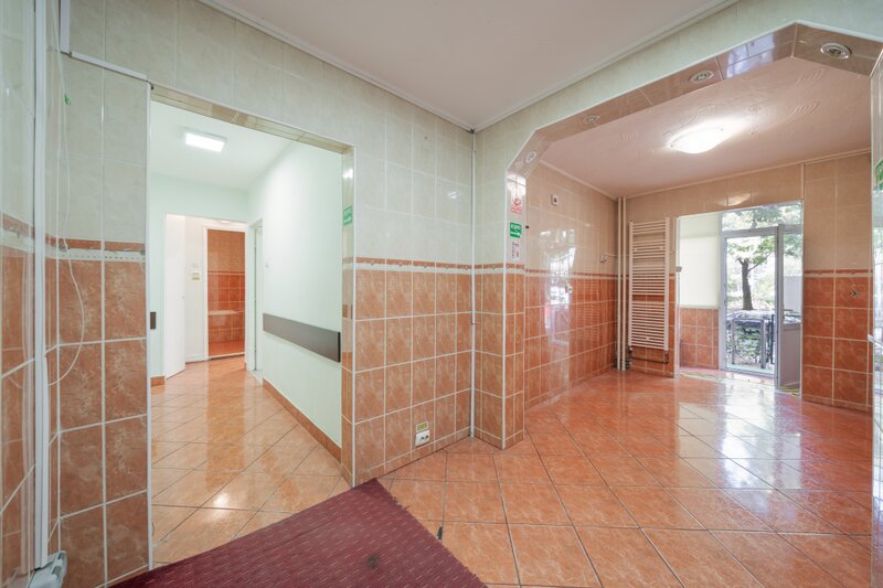 Laptari Tei, spatiu comercial/rezidential, centrala proprie, parter, acces stradal, bloc 1981.
