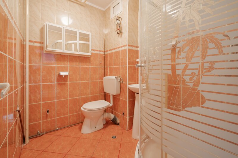 Laptari Tei, spatiu comercial/rezidential, centrala proprie, parter, acces stradal, bloc 1981.